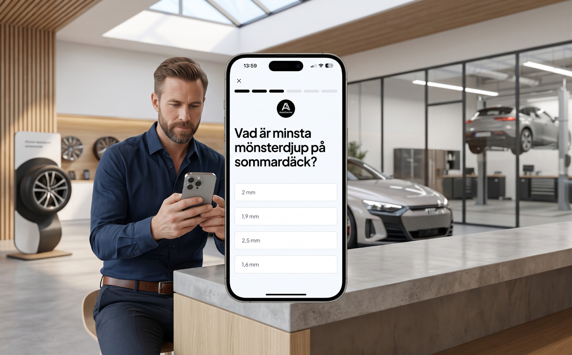 Person i bilhall ser en Challero-tävling kopplad till provkörning eller service.